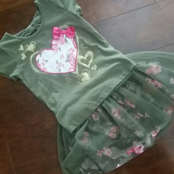 Other - 2 pc floral and camo skirt set 24M